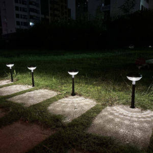 Lighteme 4 PacK Solar PP Body 2V 200mA Solar Pathway Lights