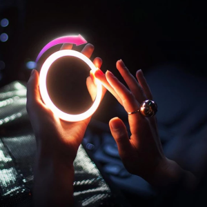 Lighteme Wireless Charging LED Cosmetic Mirror