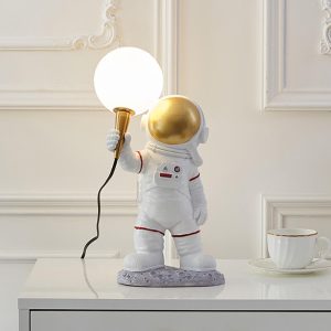 Lighteme Astronaut Resin Table Lamp