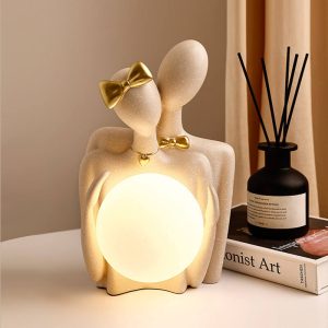 Lighteme Couple Holding Moon Lamp Ornaments